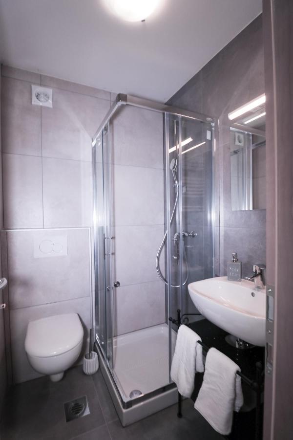 פיראן Apartments Pia מראה חיצוני תמונה