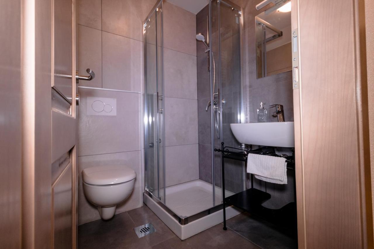 פיראן Apartments Pia מראה חיצוני תמונה