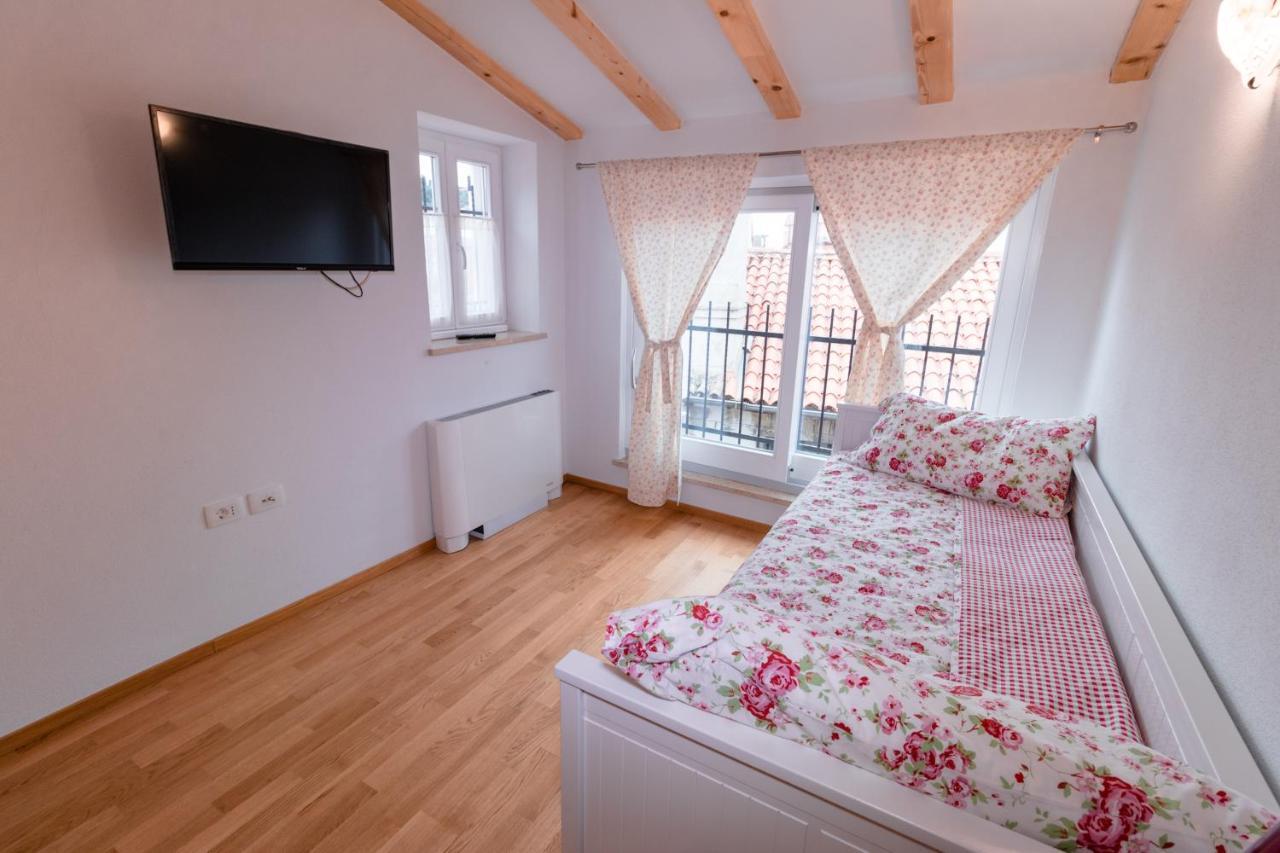 פיראן Apartments Pia מראה חיצוני תמונה