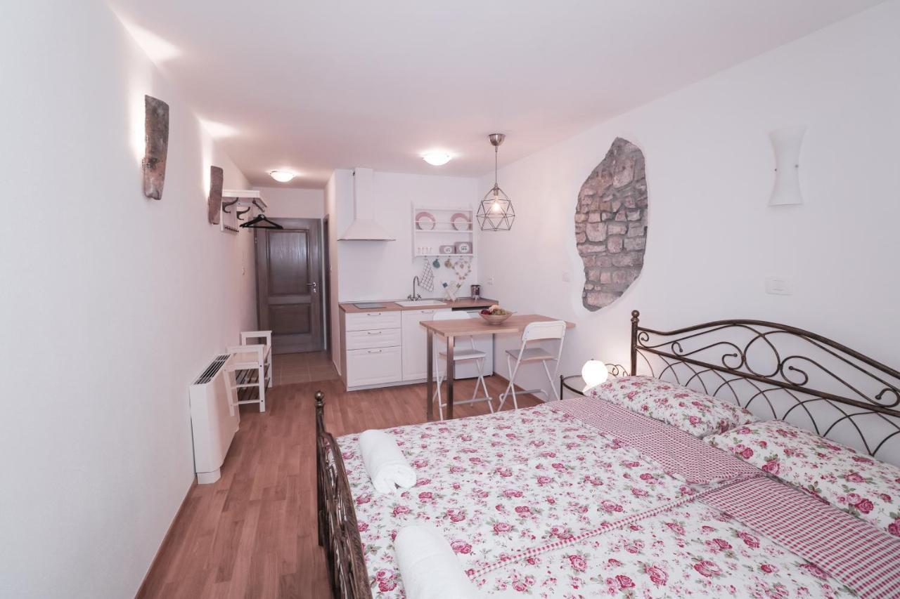 פיראן Apartments Pia מראה חיצוני תמונה