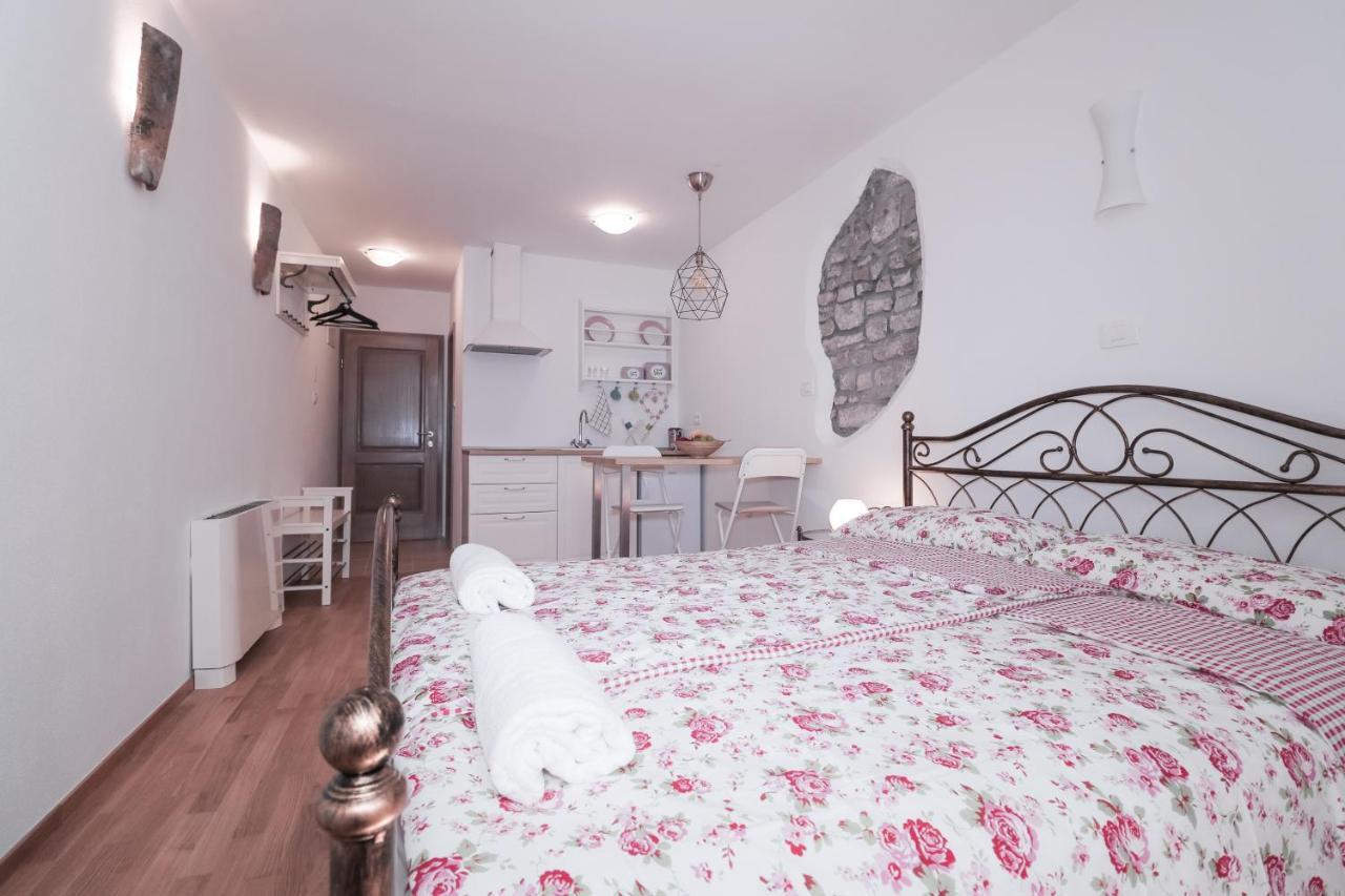 פיראן Apartments Pia מראה חיצוני תמונה