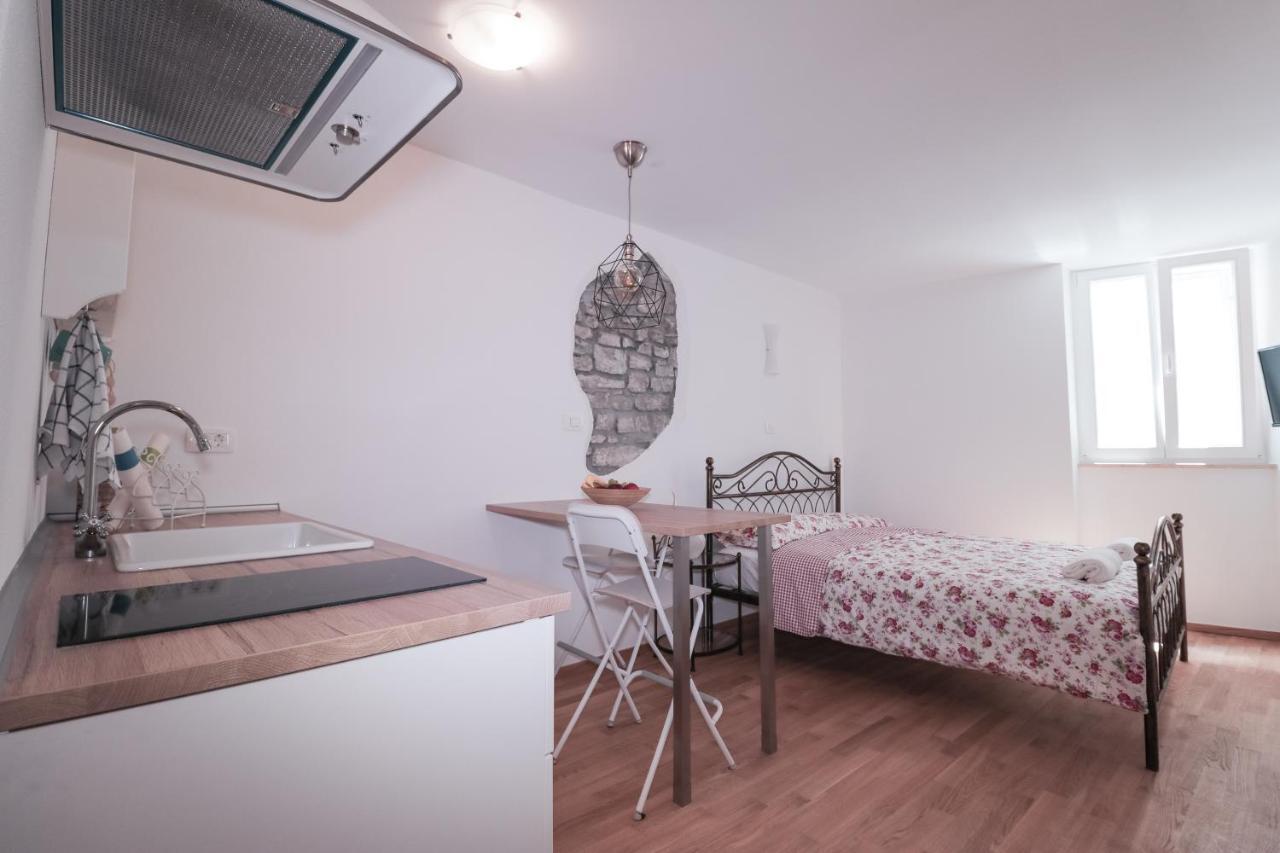 פיראן Apartments Pia מראה חיצוני תמונה