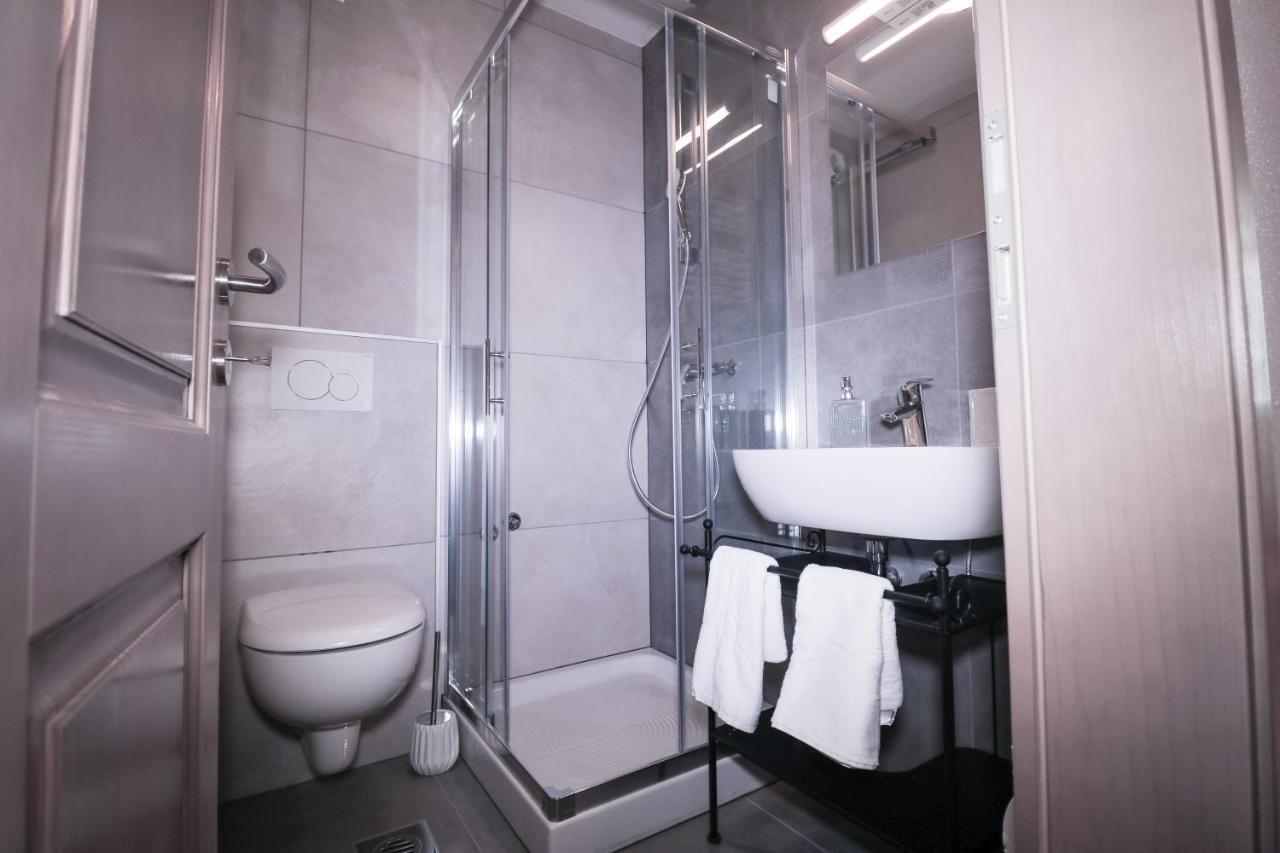 פיראן Apartments Pia מראה חיצוני תמונה