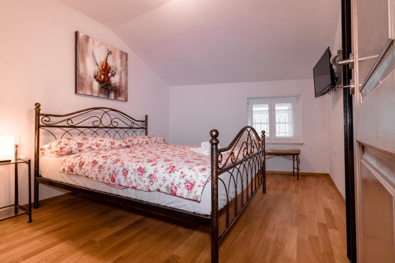 פיראן Apartments Pia מראה חיצוני תמונה