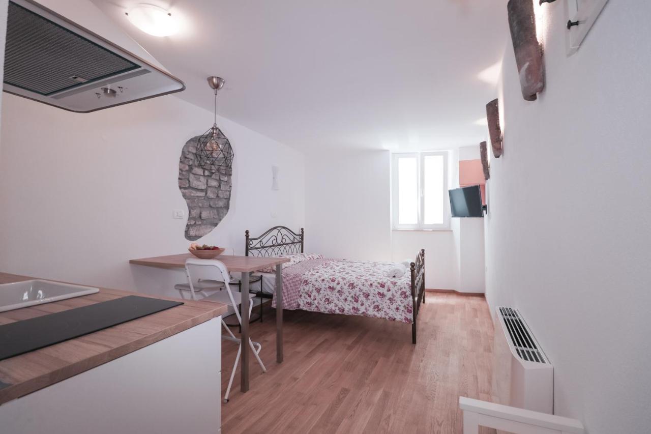 פיראן Apartments Pia מראה חיצוני תמונה